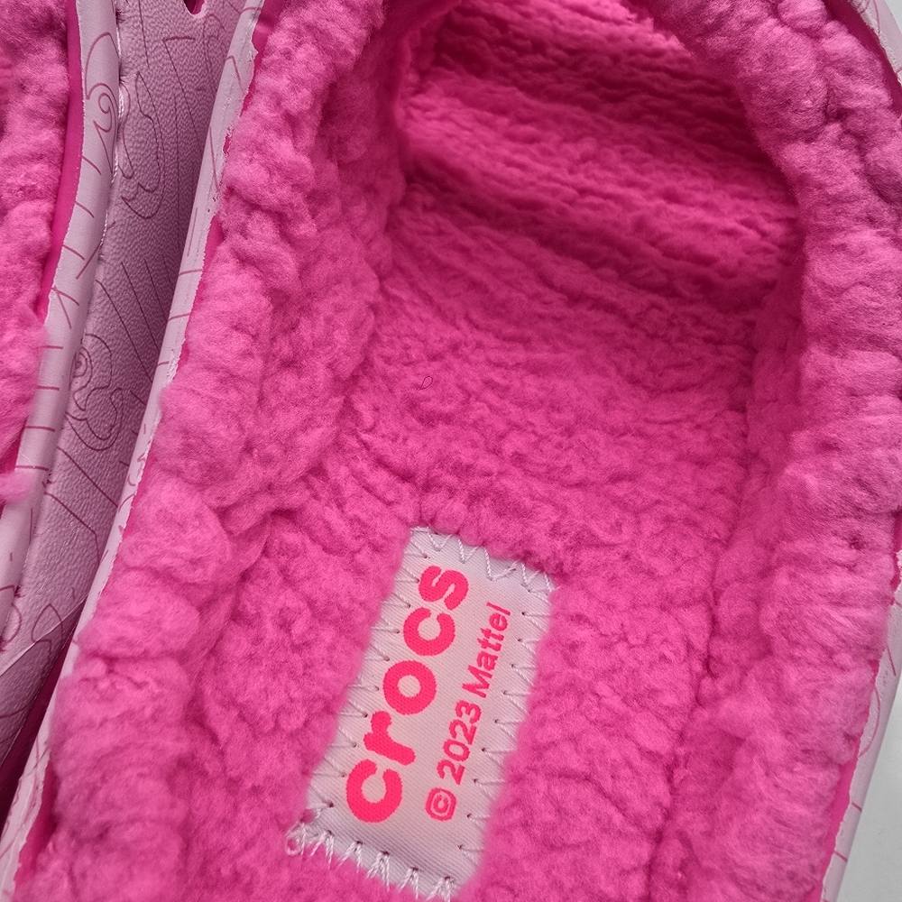 NWT Crocs Barbie Cozzzy Sandals USW7 M5 Hot Pink Jibbetz Charms Fleece Lined - Picture 4 of 6